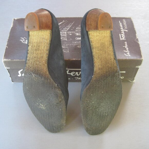 Salvatore FERRAGAMO Boutique Shoes 2” High Heel Pumps women’s shoes US 9 1/2 B. - Picture 4 of 4